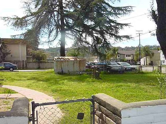 2nd image of 901 S Magnolia Ave