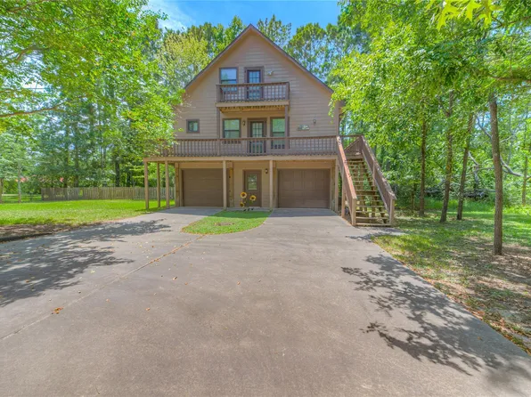 445 Knollwood Crk, Onalaska, TX 77360