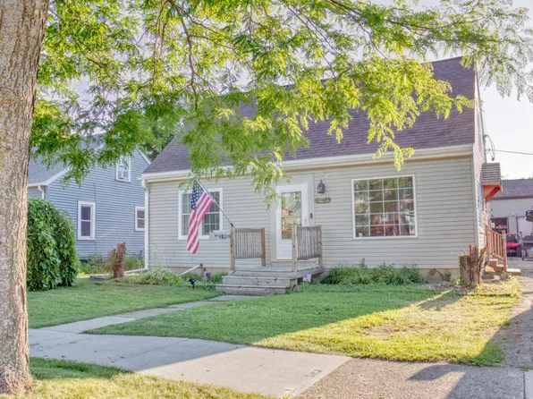 1013 N Linwood Ave, Appleton, WI 54914
