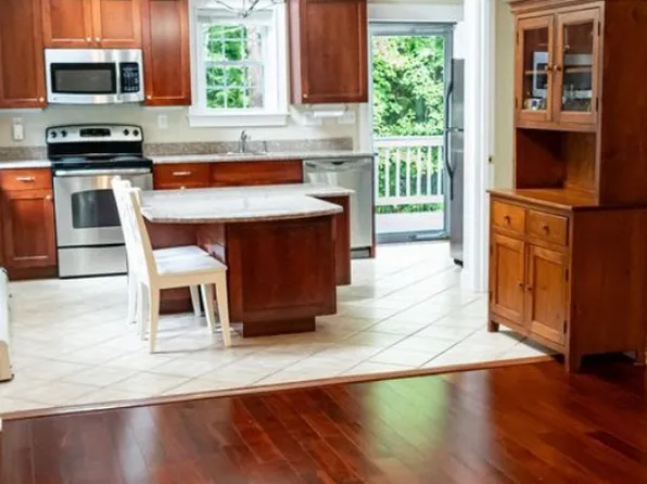 13 Anthoine Rd, Windham, ME 04062