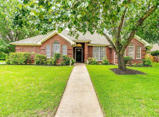 401 Inland Cir, Azle, TX 76020