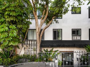 221 S Reeves Dr, Beverly Hills, CA 90212