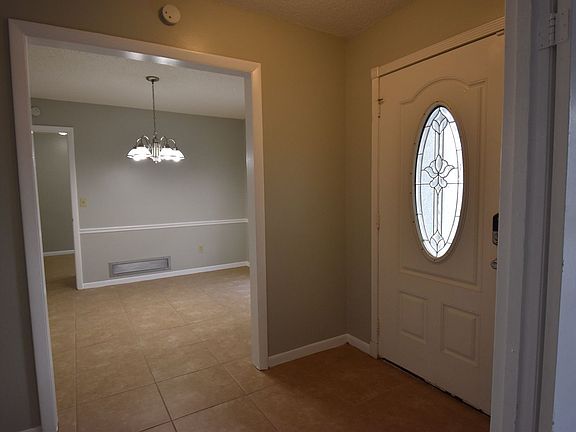 3rd image of 1217 Rosemary Dr