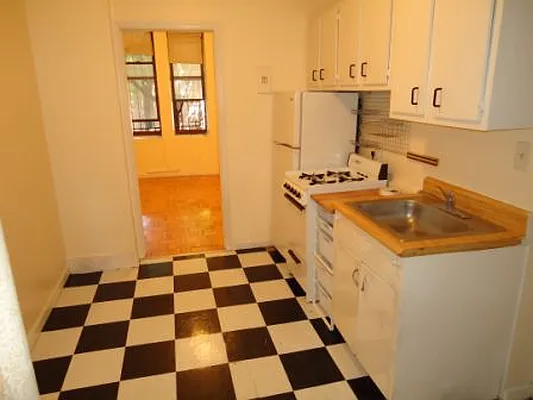 Rented by Village Living Realty | media 14