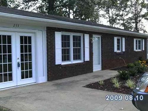 1st image of 233 Oldcastle Ln