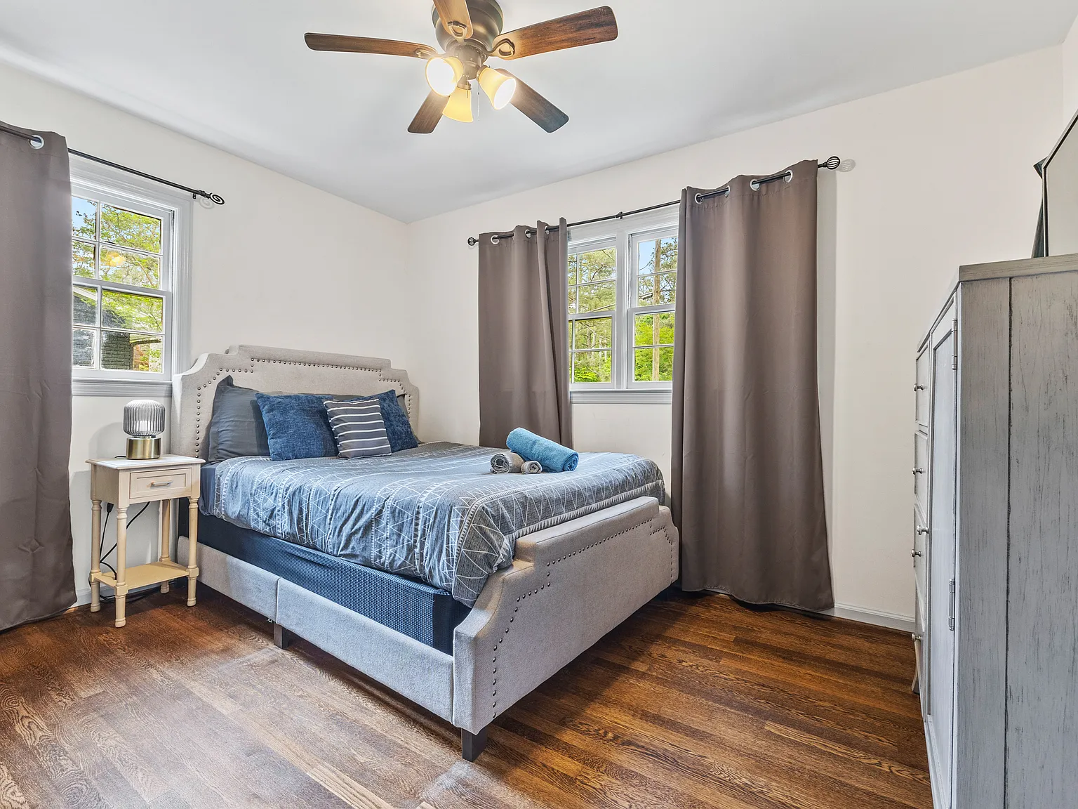 2523 Ben Hill Rd — Photo 3