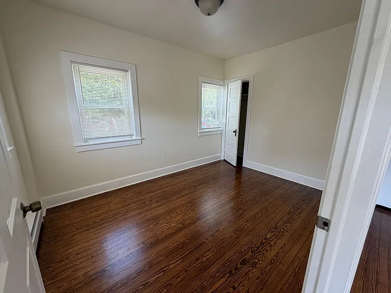 214 N Saint Cloud St — Photo 11