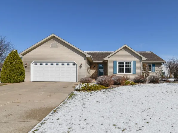 1209 Westbreeze Dr, Neenah, WI 54956