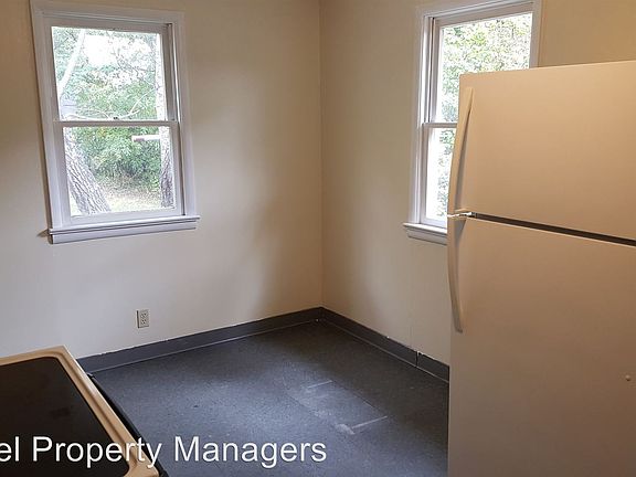 3rd image of 804 1/2 N 15th St