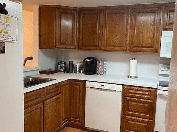 4th image of 1346 Harbor Island Dr #23