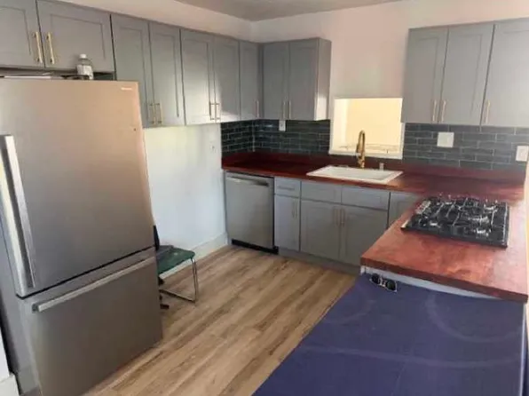 216 Hazeldine Ave SW #1, Albuquerque, NM 87102