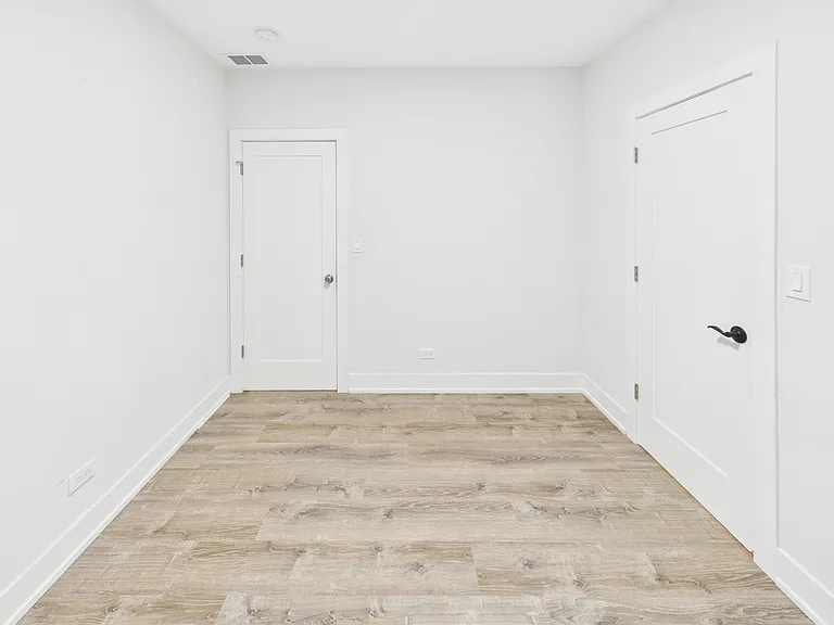 2725 N Drake Ave #1 — Photo 18