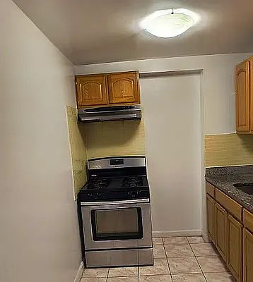3rd image of 466 Franklin Ave APT 1