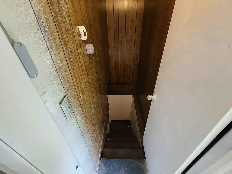 182 Delp St — Photo 35