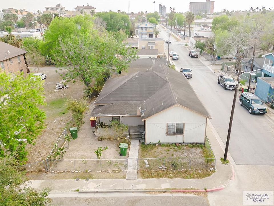 1st image of 902 E Monroe St