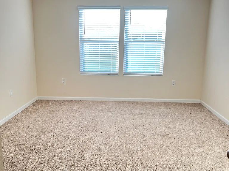 98 Pomona Way — Photo 15