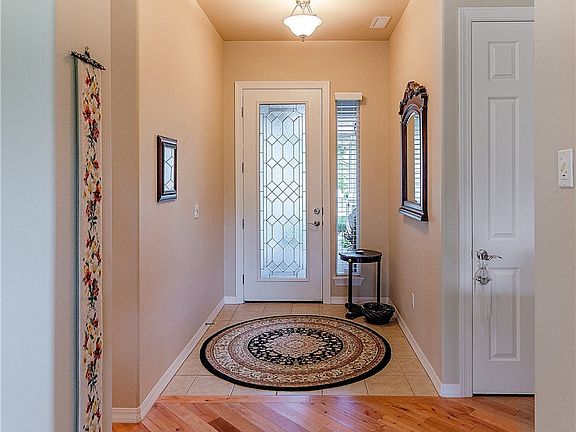 5th image of 8211 Vashon Dr NE