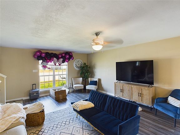 2nd image of 4004 Southern Trace Ct