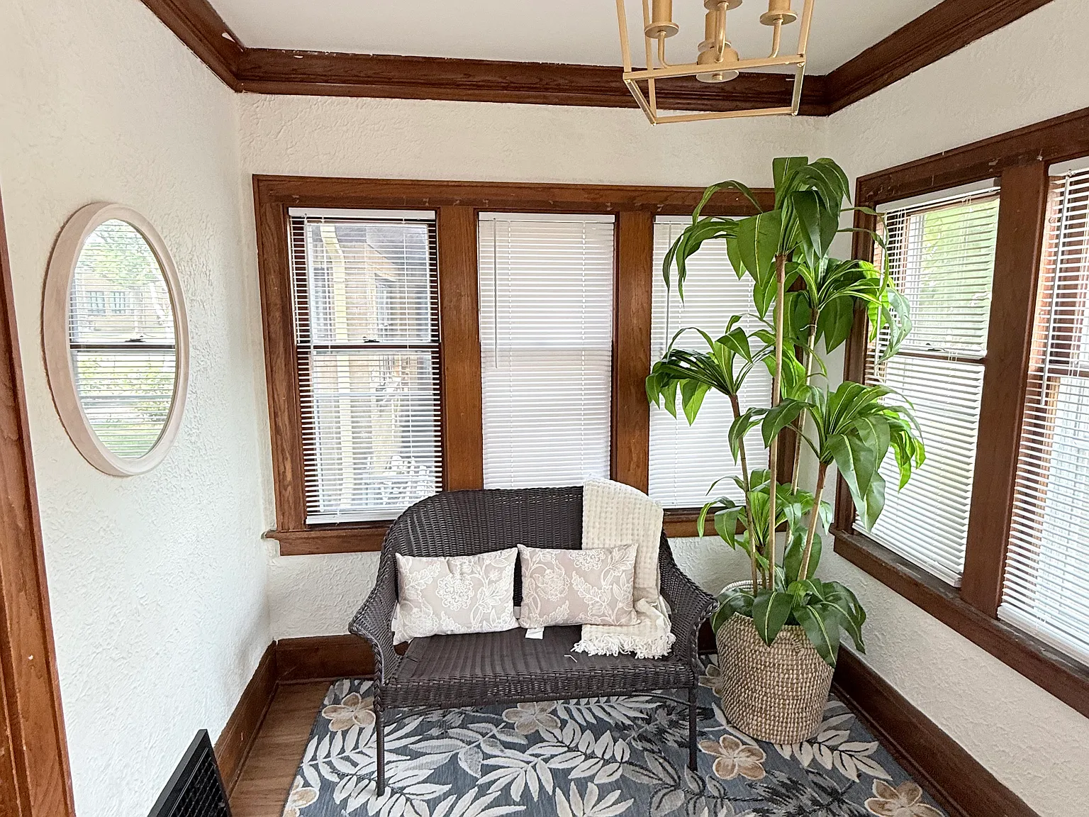 4 bed, 1712 sqft, $2,400 — Photo 2
