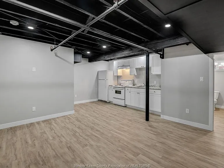 1094 Lincoln Rd — Photo 37