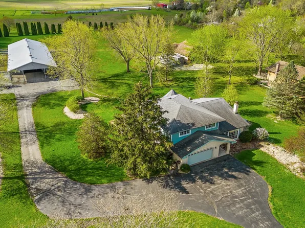 2929 E Danne Rd, Crete, IL 60417