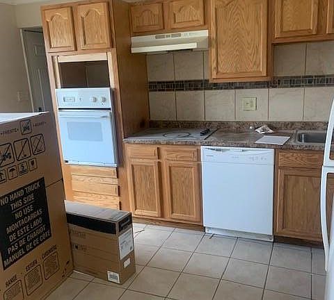 4th image of 2046 Sevenhills Dr