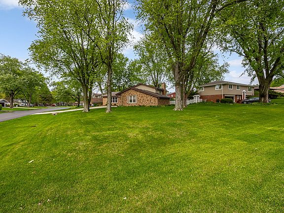 3rd image of 501 Hobby Ave