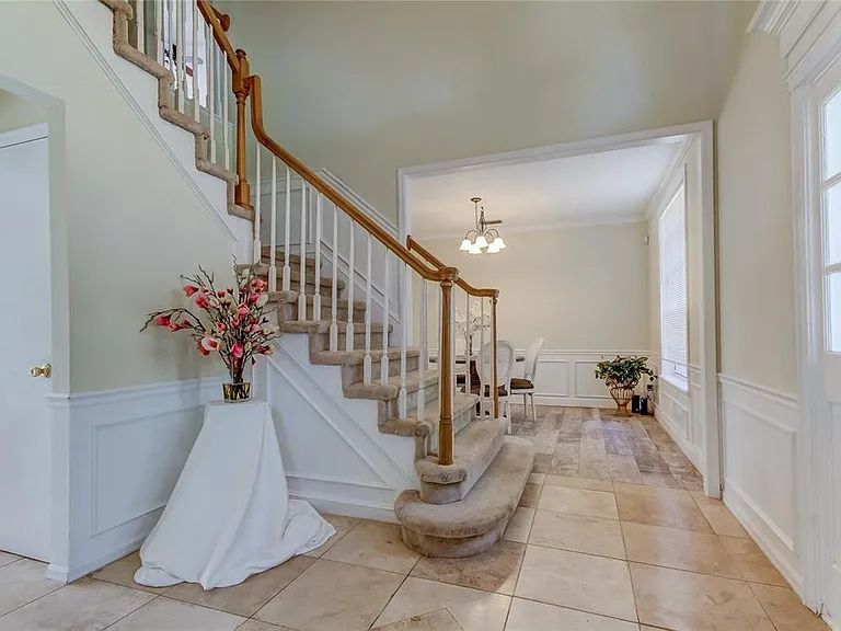 9401 Woodbay Dr — Photo 6