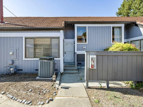 5062 Country Club Drive, Rohnert Park, CA 94928