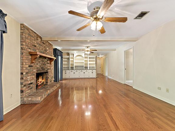 5th image of 305 Eastview Dr