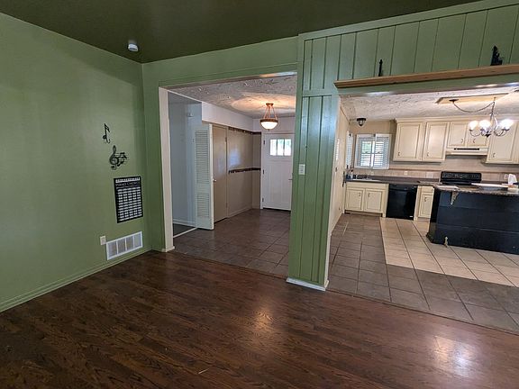 5th image of 2506 55th St