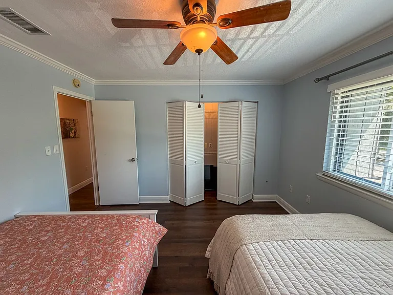 2728 SW 14th Dr — Photo 13
