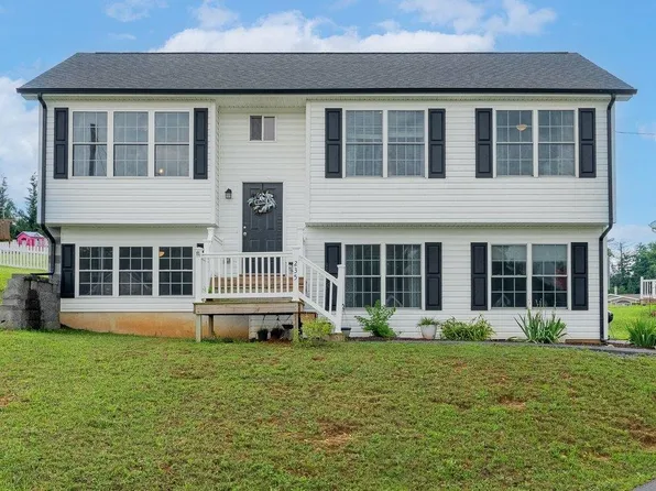 235 Locustdale Loop, Shenandoah, VA 22849