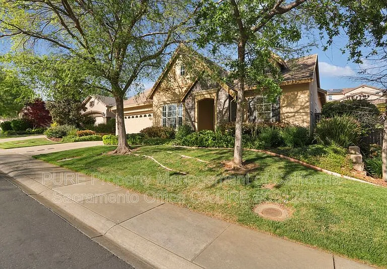 1143 Bevinger Dr — Photo 2