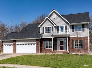 5766 Chatham Cir, Johnston, IA 50131