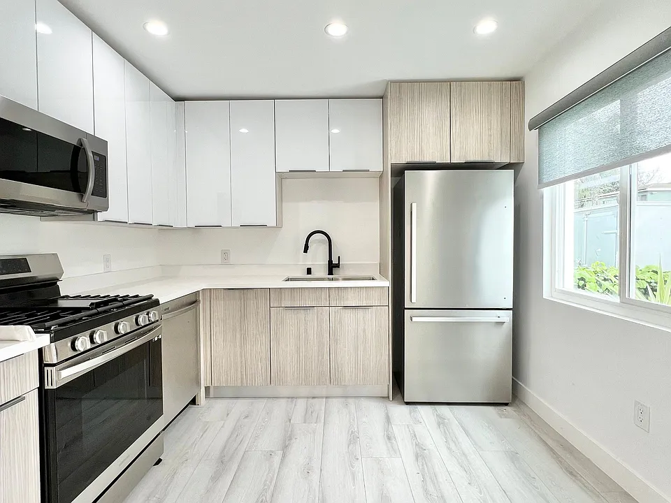2034 S Garth Avenue Apartments