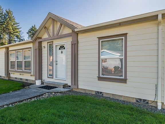 4th image of 4471 SE Heron Loop