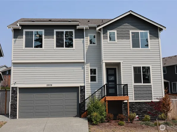 2209 SW Putnam Drive, Oak Harbor, WA 98277