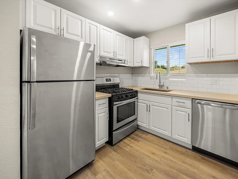130 S Soledad St — Photo 17