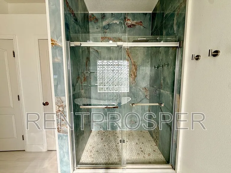 11400 Lovers Ln — Photo 13