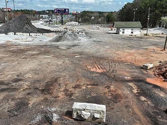 3rd image of 5375 Goshen Springs Rd #1