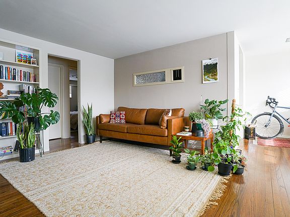 5th image of 1020 W 44th St #5