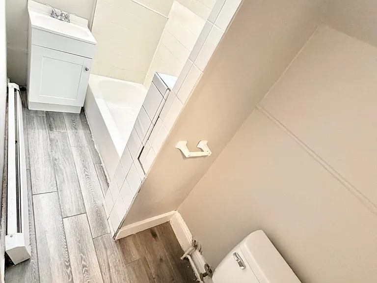 322 Sherman Ave #3 — Photo 6
