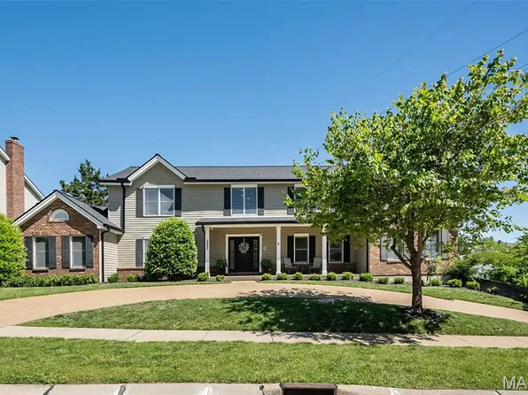 5825 Hightower Dr, Saint Louis, MO 63128