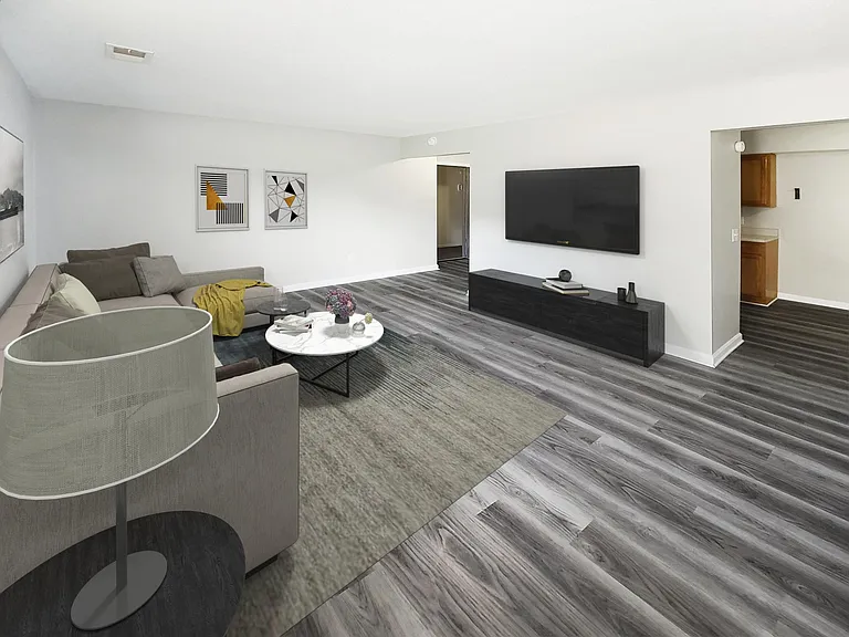 Five Points Courtyard Apartments — Photo 1