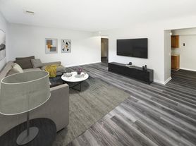 Five Points Courtyard Apartments