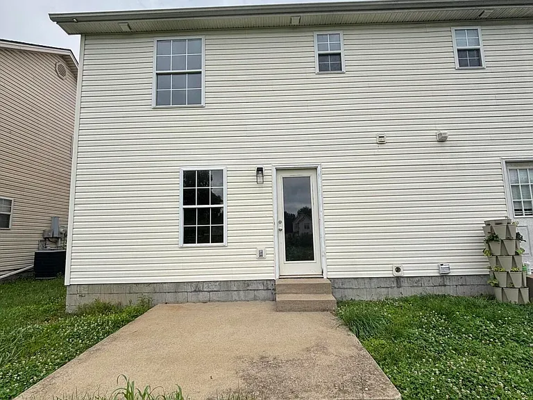 2720 Hayden Park Ln — Photo 15