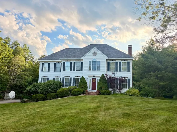 12 Long Meadow Rd, Windham, NH 03087