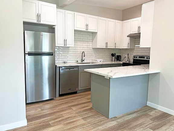 5th image of 2825 E 15th St #A
