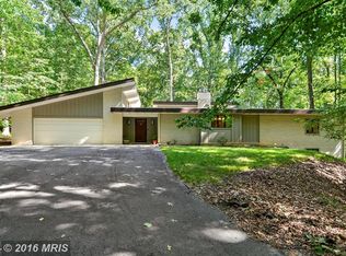 10216 Lloyd Rd, Potomac, MD 20854